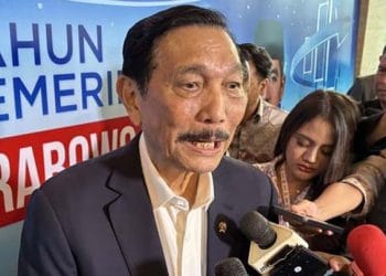 Luhut Pandjaitan cerita kondisi proyek Whoosh saat pertama kali diterimanya. Ia sebut proyek sudah "busuk" dan harus diperbaiki total. (Foto: VOI)