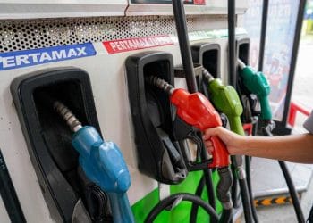 Pertamina menegaskan bahwa Pertalite tidak mengandung etanol. Simak penjelasan lengkap dan alasan ilmiah di balik isu yang beredar. (Foto: ANTARA).