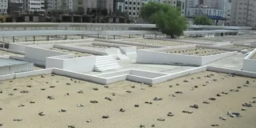 Arab Saudi menerapkan sistem makam tumpuk untuk jemaah haji dan umrah demi efisiensi lahan, namun tetap sesuai dengan prinsip syariat Islam. (Foto: Dok. NU Online)