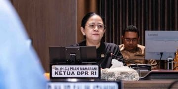 DPR resmi sahkan UU BUMN yang baru. Puan Maharani ingatkan pentingnya pemisahan peran regulator dan operator demi kesejahteraan rakyat. (Sumber: Dok. DPR RI)