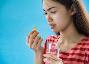 Rekomendasi suplemen penting untuk kesehatan remaja, lengkap dengan manfaat dan cara konsumsi bijak sesuai saran ahli. (Sumber: Freepik)