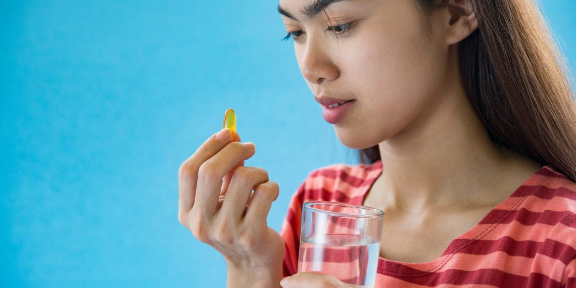 Rekomendasi suplemen penting untuk kesehatan remaja, lengkap dengan manfaat dan cara konsumsi bijak sesuai saran ahli. (Sumber: Freepik)