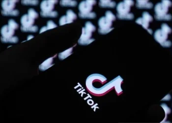 Meskipun izin registrasi PSE dibekukan, Komdigi memastikan TikTok tetap jalan. Baca alasan dan kondisi aksesnya di sini. (Sumber: ANTARA/Anadolu/py/am)