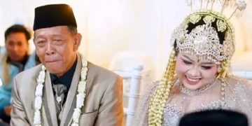 Suasana akad nikah pasangan Tarman dan Shela di Pacitan, Jawa Timur. (Foto: Tiktok KandangPacitan)