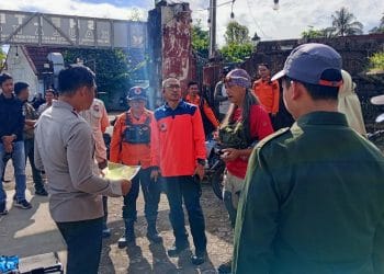 BPBD Kuningan menemukan mayat pria tanpa identitas di jalur pendakian Gunung Ciremai. Korban diduga telah meninggal lebih dari sepekan. (Foto: radarkuningan.disway.id)