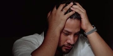 Dari balik jeruji, Ammar Zoni kembali terlibat kasus narkoba. Kini ia dan tersangka lain dijerat UU Narkotika ancaman mati. (Foto: CNN Indonesia).