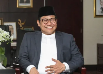 Cak Imin nyatakan siap membiayai pendidikan empat santri korban ponpes ambruk di Sidoarjo hingga kuliah dan menjadikan mereka anak angkat. (Sumber: ANTARA FOTO/Dhemas Reviyanto)