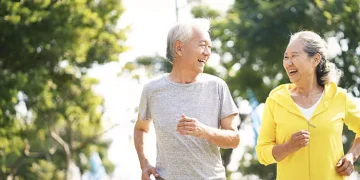 Dengan kebiasaan sederhana seperti meditasi, olahraga, dan konsumsi nabati, 11 gaya hidup ini bisa bantu kamu menua dengan sehat. (Sumber: Halodoc)