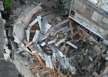 Update terbaru korban tragedi Ponpes Al Khoziny: 67 tewas, termasuk 8 body part, 104 berhasil selamat. (Foto: ANTARA FOTO/Umarul Faruq)