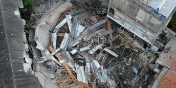 Update terbaru korban tragedi Ponpes Al Khoziny: 67 tewas, termasuk 8 body part, 104 berhasil selamat. (Foto: ANTARA FOTO/Umarul Faruq)