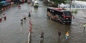 Hujan deras sejak 22 Oktober membuat banjir besar melanda Semarang dan Grobogan. Lebih dari 38 ribu warga terdampak, sebagian wilayah masih tergenang. (Foto: Dok Pemprov Jateng)