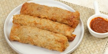 Resep Kulit Kembang Tahu Isi Ayam renyah dan gurih, praktis untuk lauk hemat atau camilan, mudah disimpan beku, cocok untuk bekal dan jamuan keluarga. (Foto: bakingworld.id)