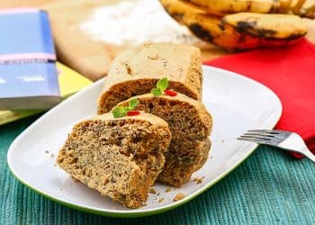 Resep bolu pisang kukus lembut dengan takaran sendok, tanpa oven, tanpa mixer. Praktis dan cocok jadi camilan sehat untuk keluarga. (Foto: Dapur Kobe)