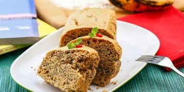 Resep bolu pisang kukus lembut dengan takaran sendok, tanpa oven, tanpa mixer. Praktis dan cocok jadi camilan sehat untuk keluarga. (Foto: Dapur Kobe)