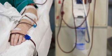 Tidak menjalani cuci darah bagi penderita gagal ginjal bisa berakibat fatal. Racun menumpuk, organ melemah, dan risiko kematian meningkat drastis. (Foto: Alodokter)