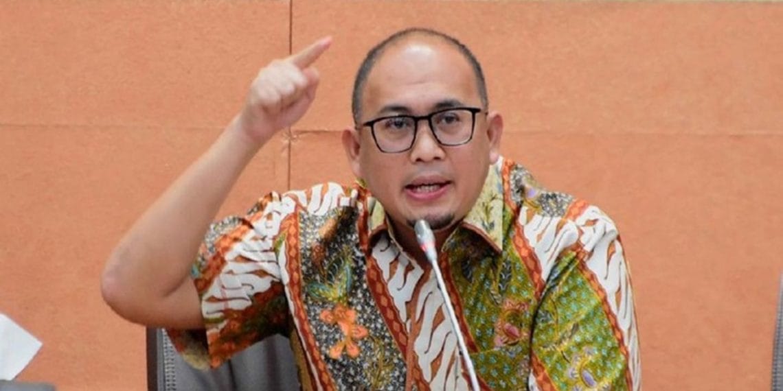 Proses Pemilihan Pelatih Timnas Harus Transparan, Andre Rosiade Ingatkan PSSI Andre Rosiade menegaskan pemilihan pelatih Timnas Indonesia harus mengikuti Statuta PSSI agar profesional dan tidak melanggar aturan. (Foto: DIsway.id)