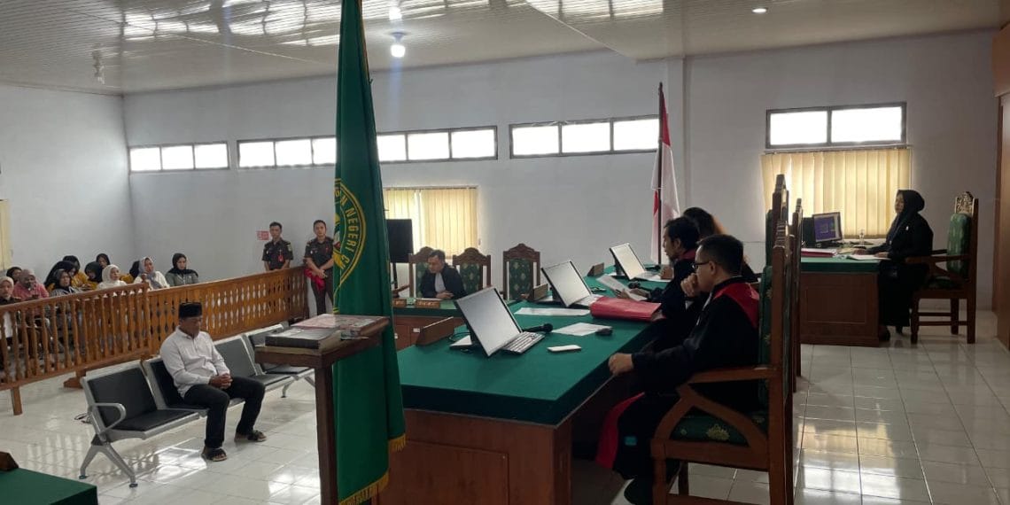 Majelis Hakim PN Curup menjatuhkan vonis mati kepada Gunawan, pelaku pembunuhan ibu dan anak di Rejang Lebong, Bengkulu. (Foto: Harian Bengkulu Express)