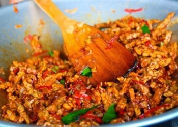 Resep kering tempe kentang gurih dan manis ini cocok untuk lauk harian maupun stok makanan. Praktis, tahan lama, dan anti berminyak. (Sumber: Dok. SATU JAM)