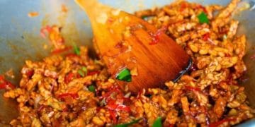 Resep kering tempe kentang gurih dan manis ini cocok untuk lauk harian maupun stok makanan. Praktis, tahan lama, dan anti berminyak. (Sumber: Dok. SATU JAM)