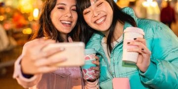 Persahabatan yang erat berpengaruh besar terhadap kesehatan mental dan biologis seseorang. (Foto: www.haibunda.com)