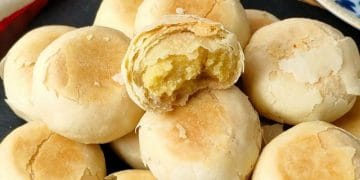 Resep bakpia kacang hijau teflon yang empuk dan wangi tanpa oven. Cara praktis bikin camilan nostalgia Jogja di rumah, hemat dan super lembut. (Foto: instagram.com/chefmatechocolate)