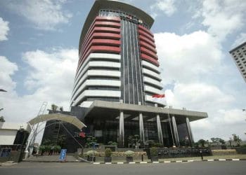 KPK menerima pengembalian dana dari beberapa biro travel Asphuri dalam kasus kuota haji 2024. Dugaan korupsi masih didalami penyidik. (Sumber: lantaikayu.biz)