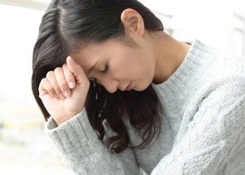 Banyak orang menyepelekan rasa lelah terus-menerus, padahal ini bisa jadi sinyal awal kanker. Simak penjelasan ahli. (Foto: Alodokter)