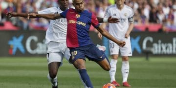 Big match El Clasico antara Real Madrid vs Barcelona akan tersaji di Santiago Bernabeu. Perebutan puncak klasemen kian panas. (Foto: AP Photo/Joan Monfort)
