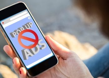 HP sering muncul iklan sendiri? Bisa jadi karena adware atau aplikasi berbahaya. Simak penyebab dan cara menghilangkan iklan pop up di HP. (Foto: tomsguide)
