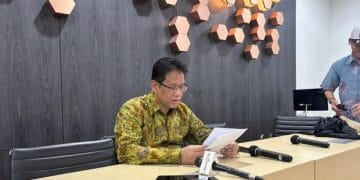 Menteri Keuangan Purbaya tegaskan hanya pekerja bergaji di bawah Rp 10 juta yang dapat insentif pajak PPh 21 ditanggung pemerintah hingga 2026. (Foto: CNBC)