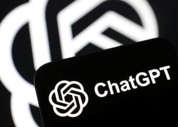 Microsoft dan OpenAI menyepakati restrukturisasi yang memungkinkan OpenAI keluar dari akar nonprofit dan bersiap melantai di bursa saham. (Foto: REUTERS/Dado Ruvic)