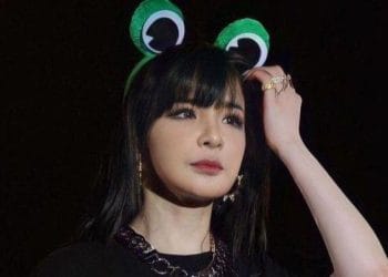 D-Nation menyatakan Park Bom tidak mengajukan gugatan resmi atas dugaan penggelapan gaji selama aktif di 2NE1 di bawah YG Entertainment. (Foto: Pinterest)