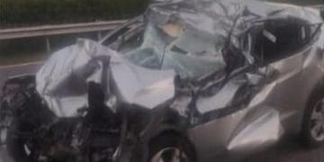 Mobil Honda HR-V mengalami kecelakaan di Tol Jagorawi arah Bogor dengan kecepatan tinggi. Pengemudi tewas di tempat. (Sumber: Detik.com)