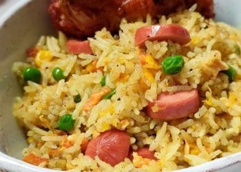 Resep nasi goreng sosis bumbu kunyit yang gurih, harum, dan simpel ini cocok untuk sarapan cepat atau menu hemat di akhir bulan. (Foto: Cookpad)