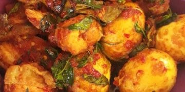 Resep telur rica kemangi pedas harum khas rumahan yang super gampang dibuat. Cocok untuk menu hemat akhir bulan, dijamin bikin ketagihan. (Foto: Cookpad)