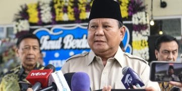 Prabowo Subianto menyampaikan salam duka cita kepada korban ambruknya pondok pesantren Al Khoziny di Sidoarjo dan memerintahkan penanganan cepat. (Sumber: ANTARA FOTO/MUHAMMAD ADIMAJA)