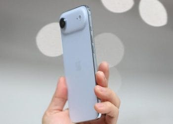 Apple berencana memangkas produksi iPhone Air akibat penjualan lesu, meski model iPhone 17 lainnya justru mencatat hasil penjualan positif. (Foto: REUTERS/Manuel Orbegozo)