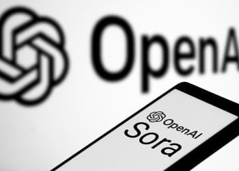 Aplikasi video AI terbaru OpenAI, Sora, sukses menembus 1 juta unduhan hanya dalam lima hari sejak dirilis. Namun di balik popularitasnya, Sora juga diterpa isu pelanggaran hak cipta. (Foto: Shutterstock)