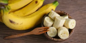 Mau makan pisang untuk diet? Jangan asal. Pelajari kapan waktu terbaik makan pisang agar manfaatnya optimal. (Sumger: Shutterstock)