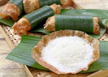 Nikmati sensasi legit dan lembutnya serabi Solo teflon yang mudah dibuat di rumah tanpa cetakan tradisional. Resep hemat dan aromanya bikin nostalgia. (Foto: Sajian Sedap)