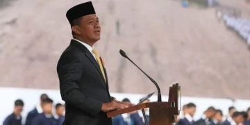 Menteri ESDM Bahlil Lahadalia memastikan SPBU swasta tetap mendapat kuota impor BBM tahun depan dan menjamin tidak ada pemotongan jatah bagi pengusaha patuh. (Foto: ANTARA FOTO/Reno Esnir/YU)