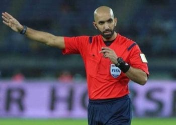 Wasit Ahmad Al Ali saat memimpin pertandingan internasional. (Foto: tasnimnews)