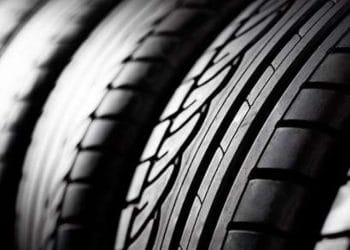 Ban tubeless rawan rusak jika sealant mengeras dan menyumbat. Kenali efek negatif cairan antibocor sebelum digunakan. (Sumber: katadata.co.id)