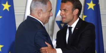 Presiden Prancis Emmanuel Macron memperingatkan Israel bahwa rencana mencaplok Tepi Barat Palestina akan memicu reaksi keras dari negara-negara Eropa. (Foto: Philippe Wojazer/AFP)