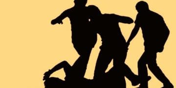 Pelajar SMP di Sawangan Depok terlibat tawuran, satu korban luka bacok dan satu lainnya memar. Polisi mengamankan golok sebagai barang bukti. (Foto: Liputan6)