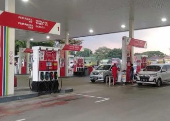 Pertamina resmi menetapkan harga baru BBM per 1 November 2025. Harga Dexlite dan Pertamina DEX naik, sementara bensin tetap stabil. (Foto: Liputan6)