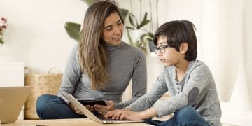 Roblox kini digemari banyak anak. Orang tua disarankan ikut bermain untuk mengawasi dan menanamkan nilai positif di dunia digital. (Foto: Pexels/Kampus Production)