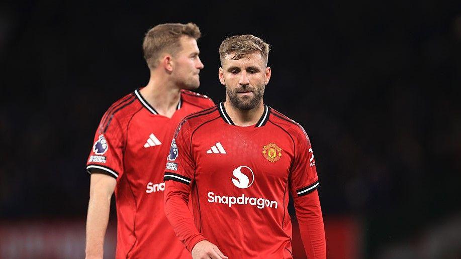 MU dan Liverpool Sama Sama Jatuh, Pekan Suram untuk Dua Klub Raksasa Manchester United dan Liverpool sama sama mengalami pekan menyedihkan di Liga Inggris setelah menelan kekalahan penting dan tertinggal jauh dari pemuncak klasemen. (Foto: Getty Images)