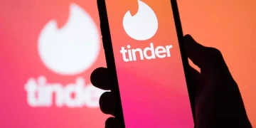 Tinder memperkenalkan fitur AI "Chemistry" yang membantu pengguna menemukan pasangan berdasarkan analisis kepribadian dan gaya hidup. (Foto: thehansindia.com)
