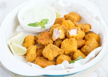 Resep Spicy Fish Bite pedas gurih isi keju yang renyah di luar lembut di dalam. Camilan praktis cuma 30 menit, cocok untuk jualan dan teman nonton.